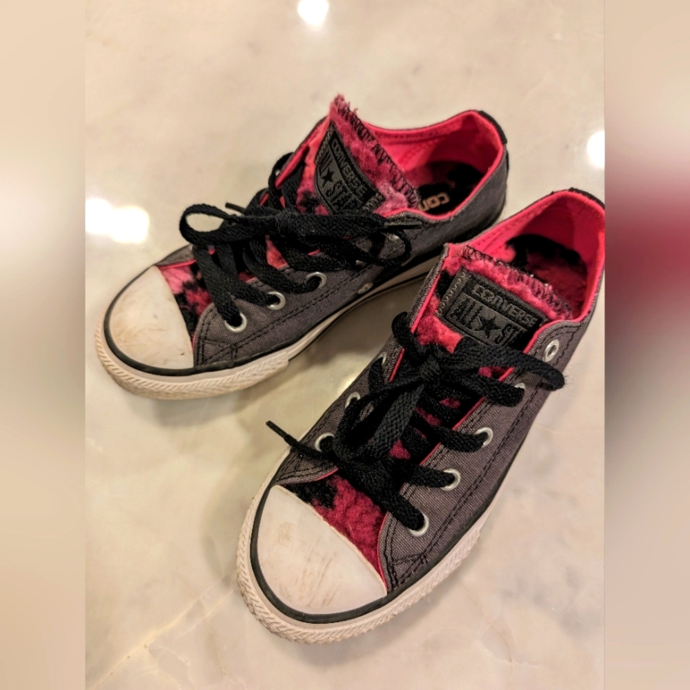 Kids Converse size 1 sneakers